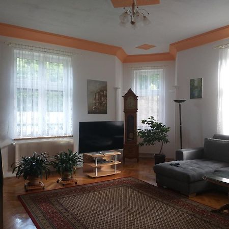 Apartman Kraslice Екстериор снимка