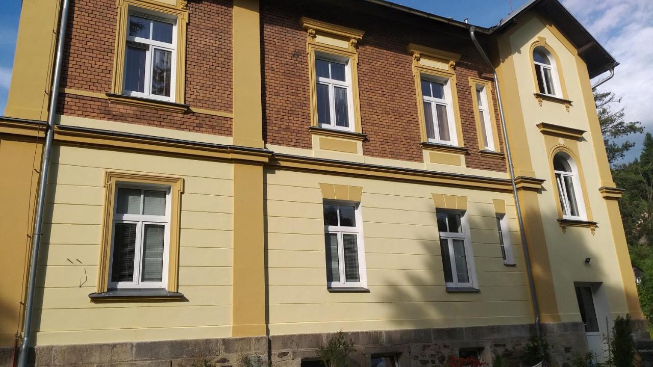 Apartman Kraslice Екстериор снимка