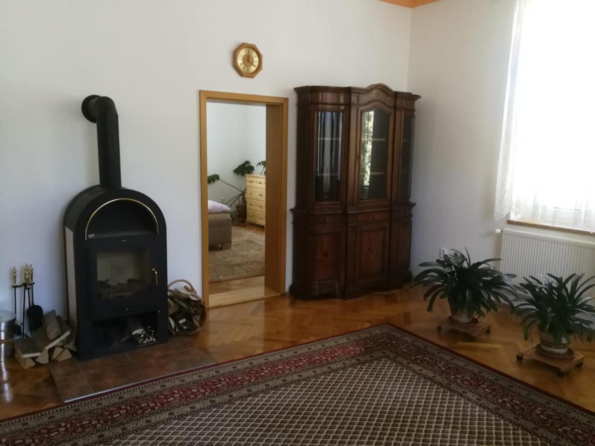Apartman Kraslice Екстериор снимка