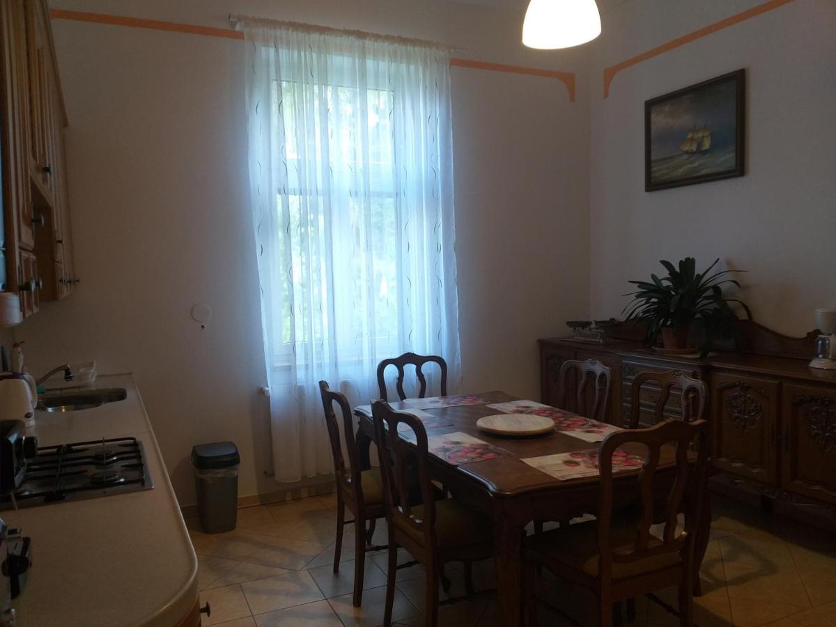 Apartman Kraslice Екстериор снимка